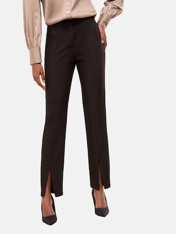 regular Pantaloni con pieghe di Lipsy in nero: frontale