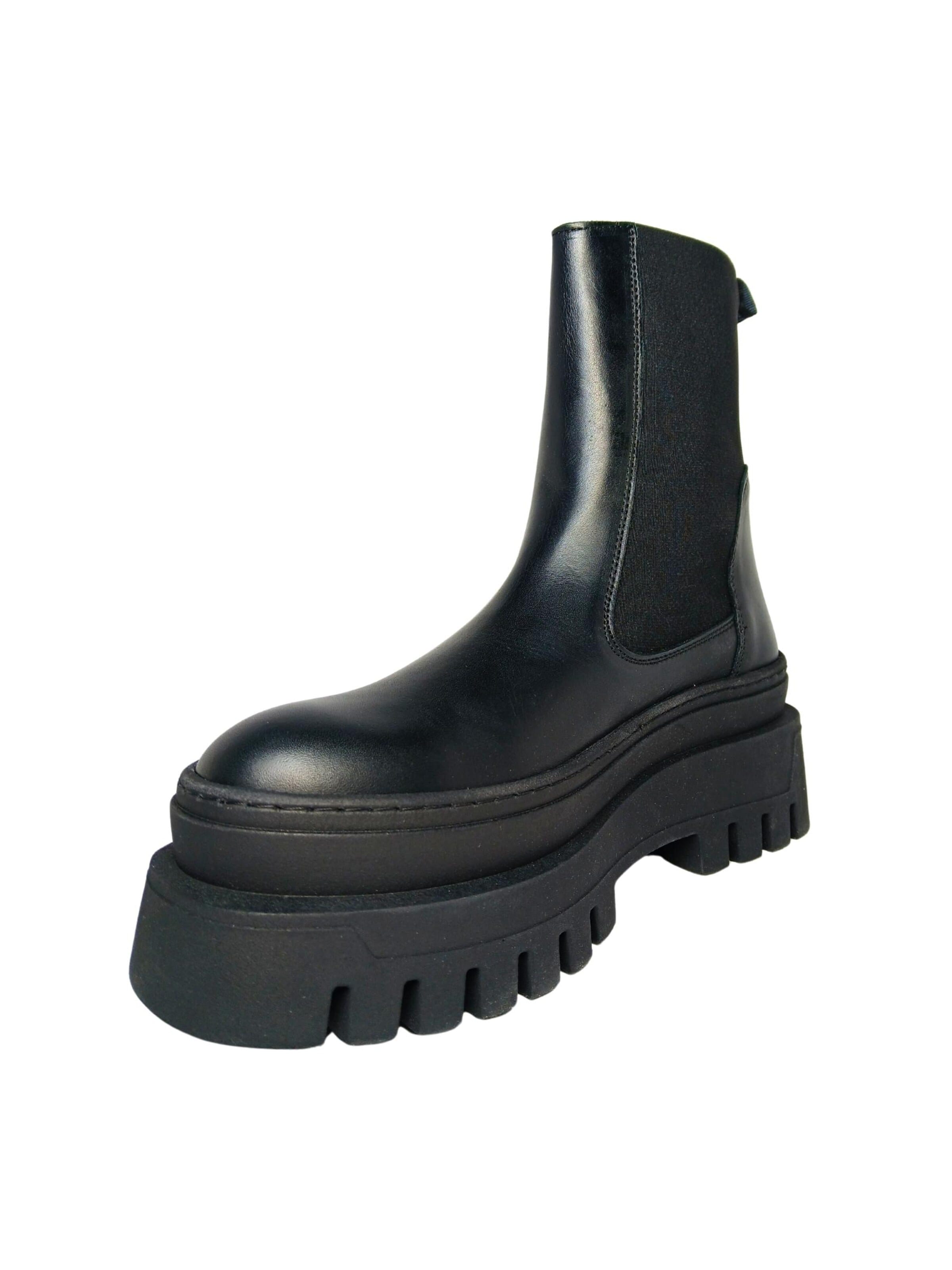 STEVE MADDEN Chelsea boots in Black: front