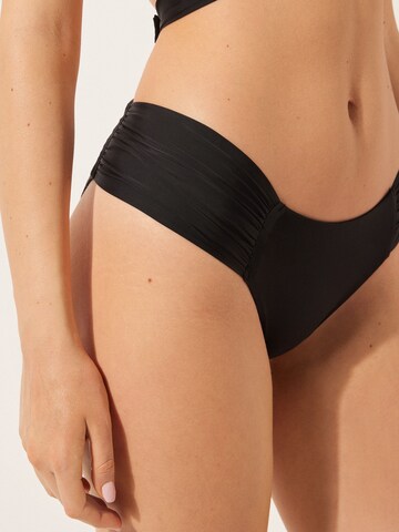 CALZEDONIA Bikinihose 'INDONESIA' in Schwarz