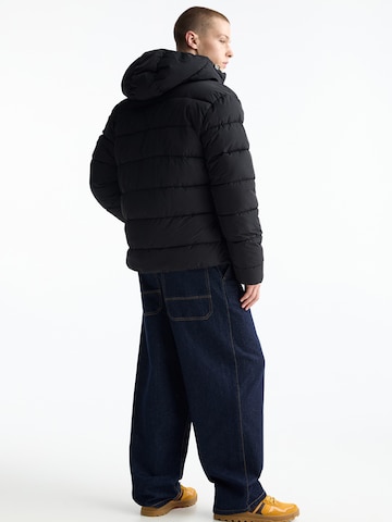 Pull&Bear Jacke in Schwarz