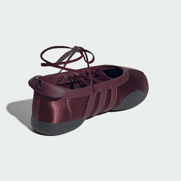 ADIDAS ORIGINALS - Sabrina com tiras 'Taekwando Mei' em vermelho