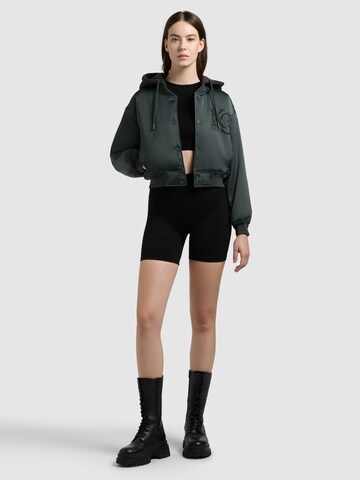 Veste mi-saison 'Chani' khujo en vert