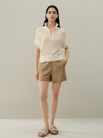 Maglia per costumi tradizionali di Lilysilk in bianco