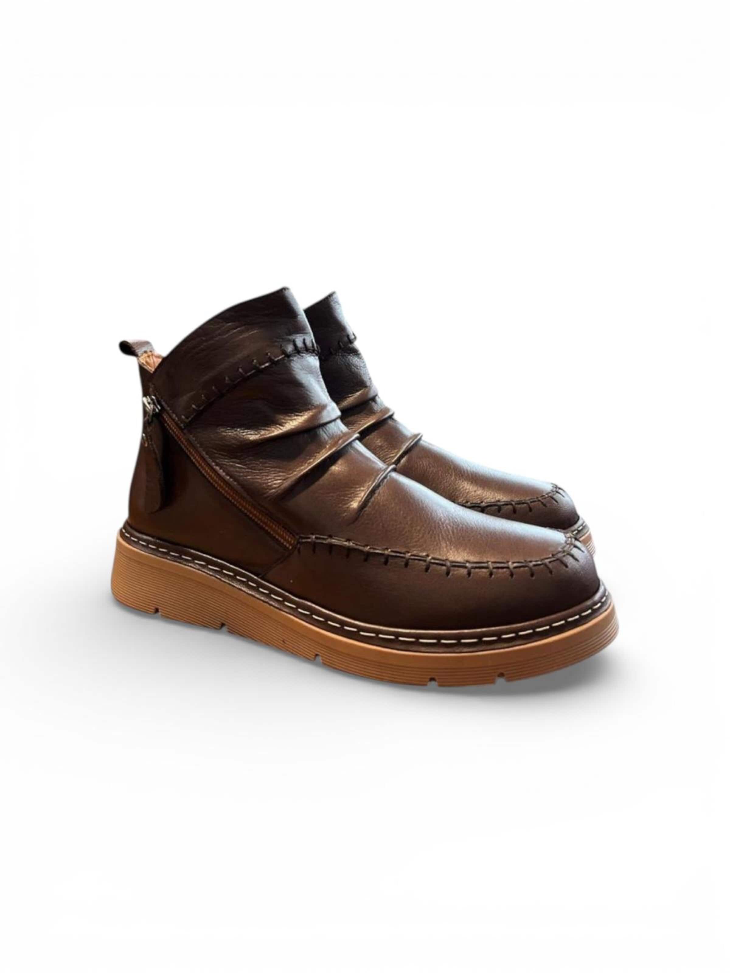 Begoria Boots in Brown