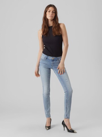 VERO MODA Skinny Jeans 'ROBYN' in Blauw