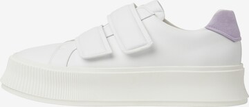 NEWD.Tamaris Platform trainers in White