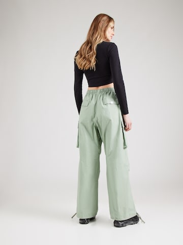 Nike Sportswear Loose fit Cargo trousers in Green