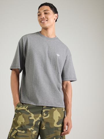 ADIDAS ORIGINALS Majica 'ESS' | siva barva: sprednja stran