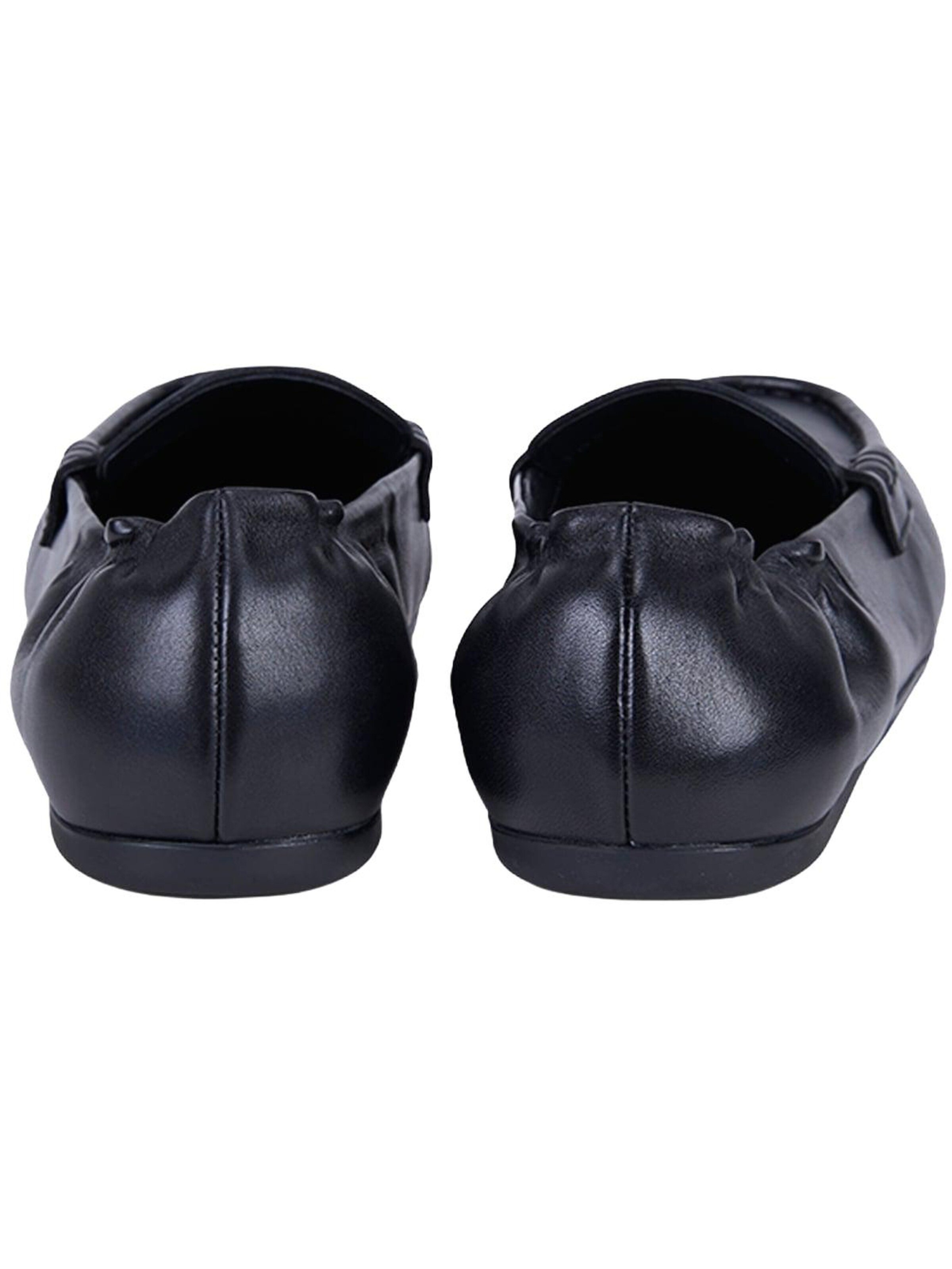 Desa Moccasins in Black