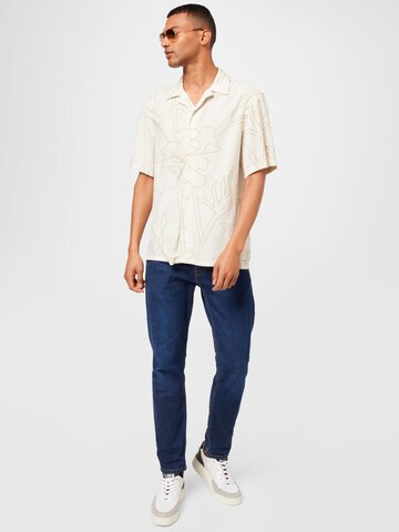 Club Monaco Comfort fit Button Up Shirt in White