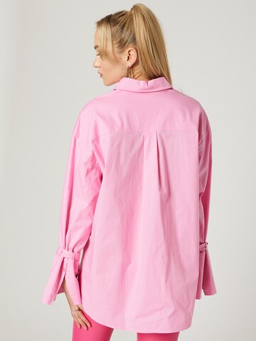 Hoermanseder x About You Blouse 'Cleo' in Pink