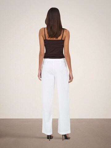 JDY Loose fit Trousers 'JDYMio' in White