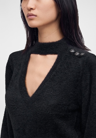 Pulover 'LS CHOCKER JAYCEE SWTR' de la GUESS pe negru