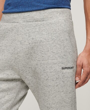 Superdry Tapered Hose 'Sport Tech' in Grau