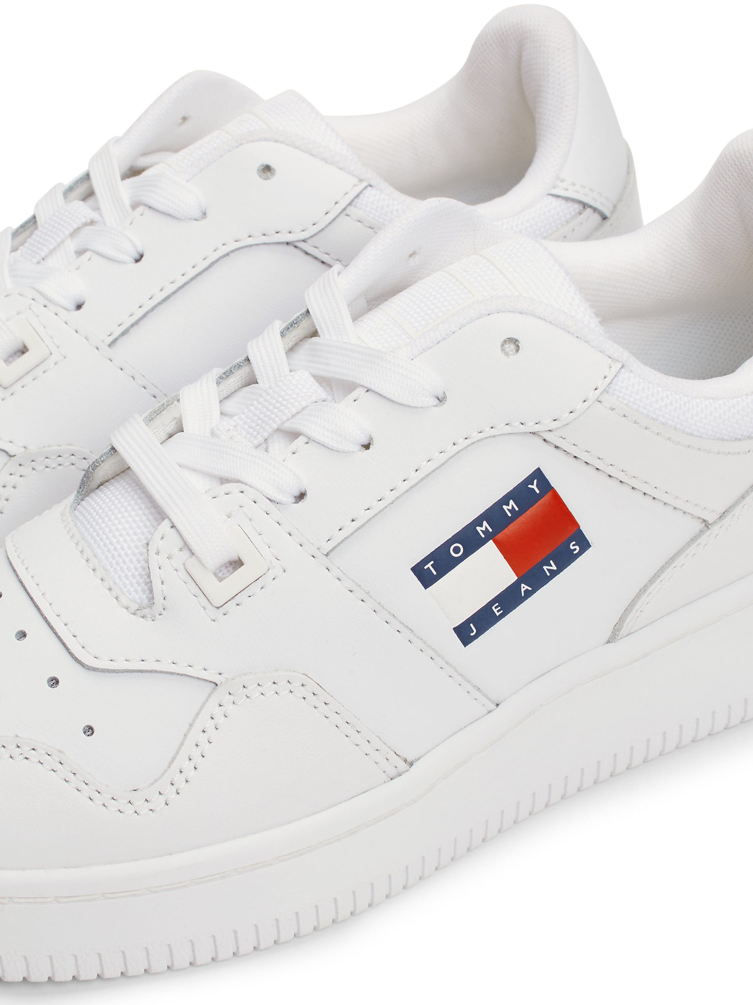 balts Tommy Jeans Zemie brīvā laika apavi 'Retro Basket Ess Meg 3A3'
