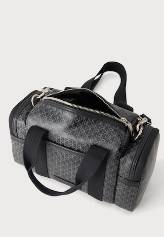 Calvin Klein - Mala de ombro em preto