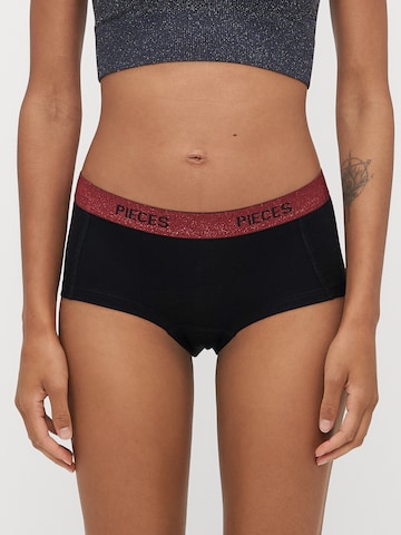 PIECES - Hipster em preto