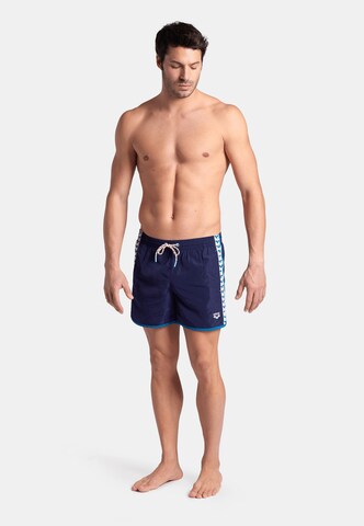 ARENA Zwemshorts 'TEAM STRIPE' in Blauw