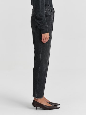 Jeans 'LOU' di TATUUM in grigio