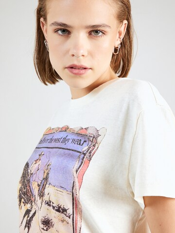 LEVI'S ® Тениска 'Graphic Classic Tee' в бяло