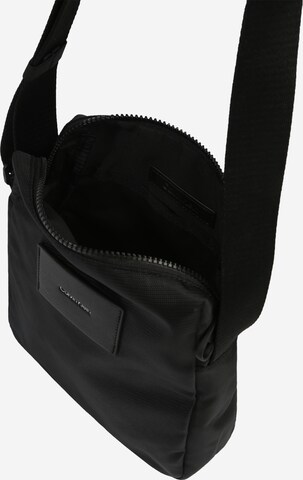 Calvin Klein - Bolso de hombro en negro