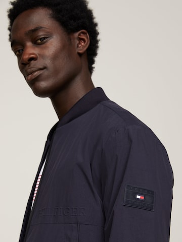 TOMMY HILFIGER Overgangsjakke i blå