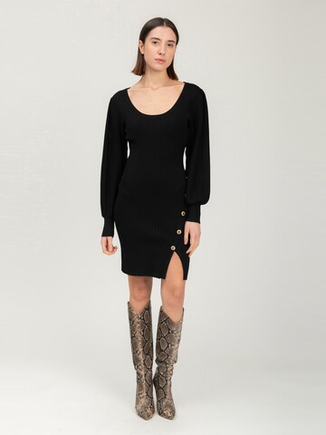 Robes en maille Influencer en noir : devant