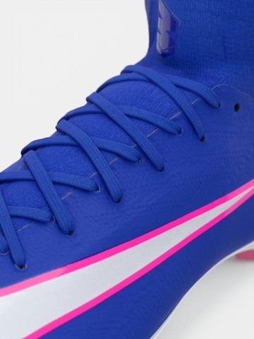 NIKE Soccer Cleats in Blue