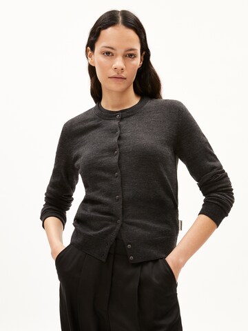 Cardigan ' OPHALIAA MERINO ' ARMEDANGELS en gris : devant