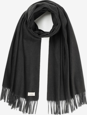 Dstrezzed Schal 'Arnvinn' in Schwarz: Vorderseite