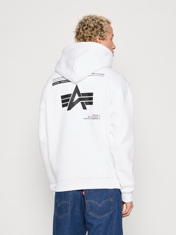 ALPHA INDUSTRIES Μπλούζα φούτερ σε λευκό: μπροστά