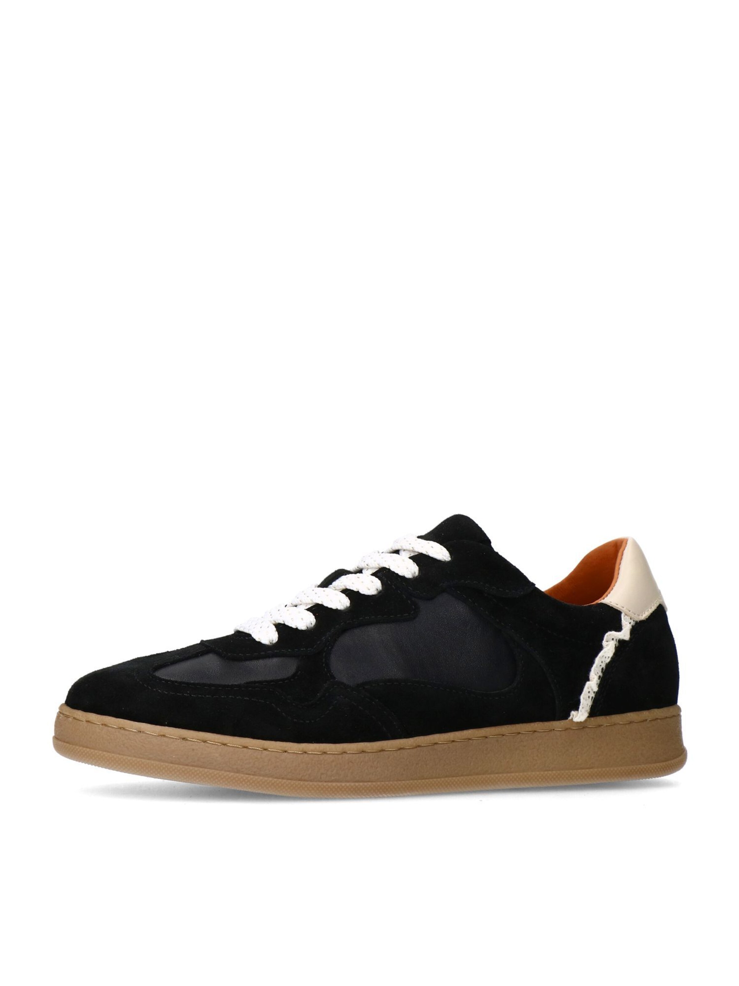 MANFIELD Sneakers in Black: front
