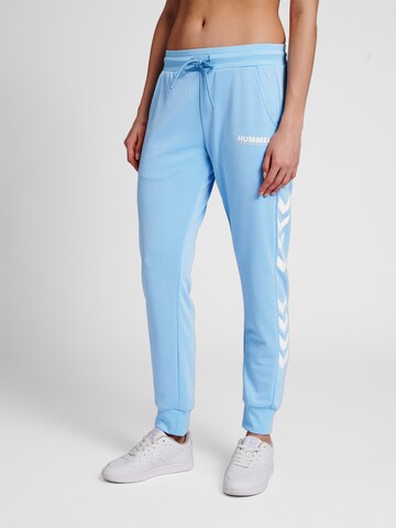 Hummel Tapered Sportbroek 'Legacy' in Blauw: voorkant