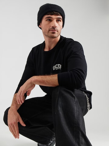 Tricou de la GCDS pe negru: față