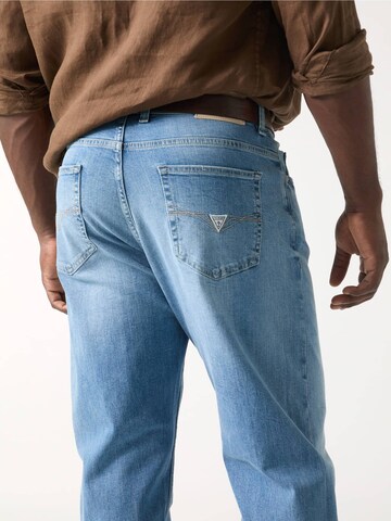 GUESS Regular Jeans in Blau
