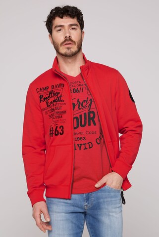 CAMP DAVID Zip-Up Hoodie in Red: front