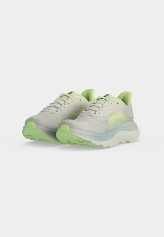 HOKA - Zapatillas de running 'Clifton 11' en beige