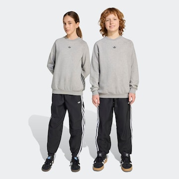 ADIDAS ORIGINALS - Loosefit Pantalón en negro