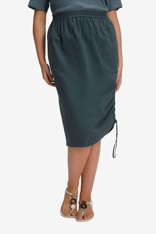 Ulla Popken Skirt in Green: front