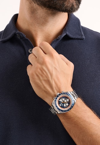 Montre à affichage analogique NAUTICA en argent : devant