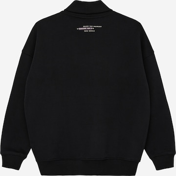s.Oliver Sweatshirt in Black