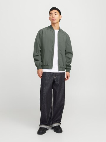 JACK & JONES Φθινοπωρινό και ανοιξιάτικο μπουφάν 'JJECharge' σε πράσινο