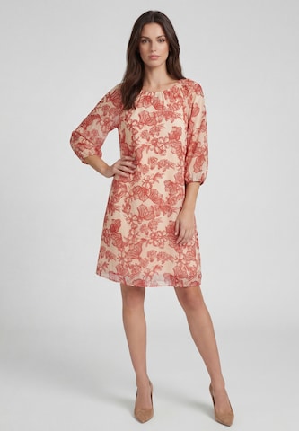 Usha - Vestido en rojo