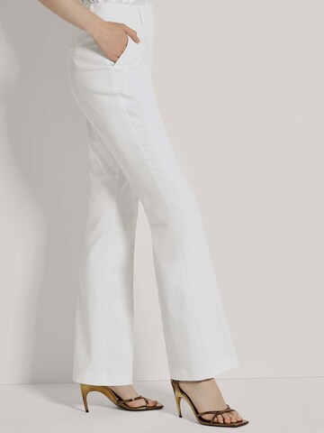 MADELEINE Loosefit Pantalon in Wit