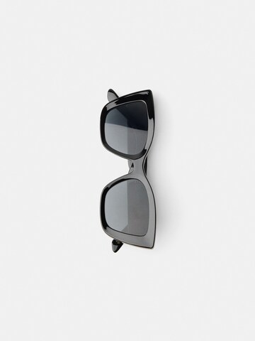 Lunettes de soleil Bershka en noir