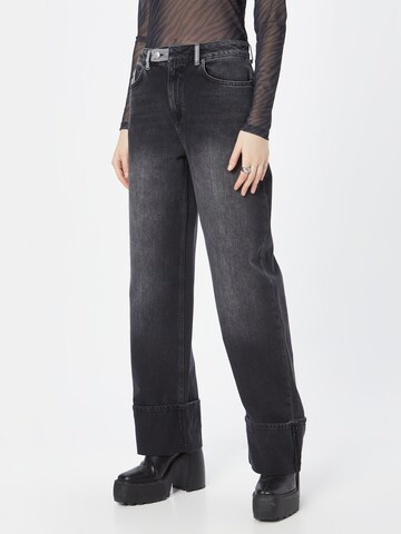 NA-KD Regular Jeans in Grijs: voorkant