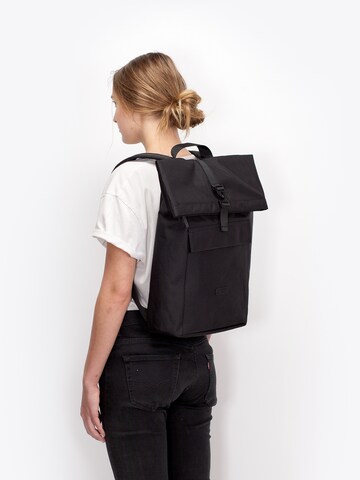 Ucon Acrobatics Backpack 'Jasper Medium Stealth' in Black: front