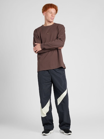Nike Sportswear Majica | rjava barva
