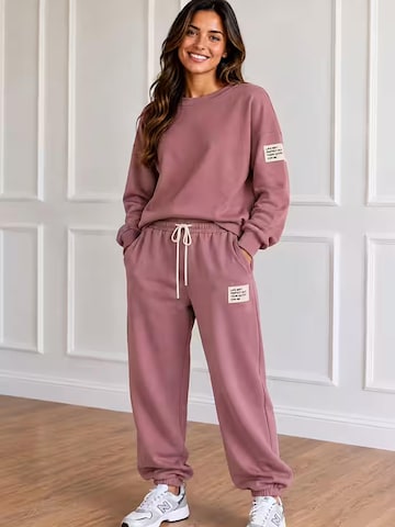 Worldclassca Sweatsuit 'Worldclassca Damen Oversize Jogginganzug' in Pink: front