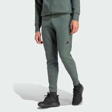 Effilé Pantalon de sport 'Z.N.E.' ADIDAS SPORTSWEAR en vert : devant